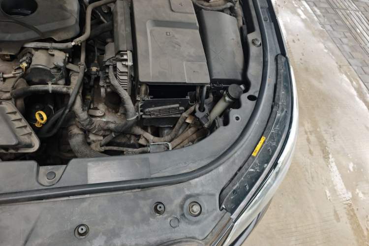 Used Buick LaCrosse 2013 2.4L SIDI Luxury Comfort Edition Engine Bay Left