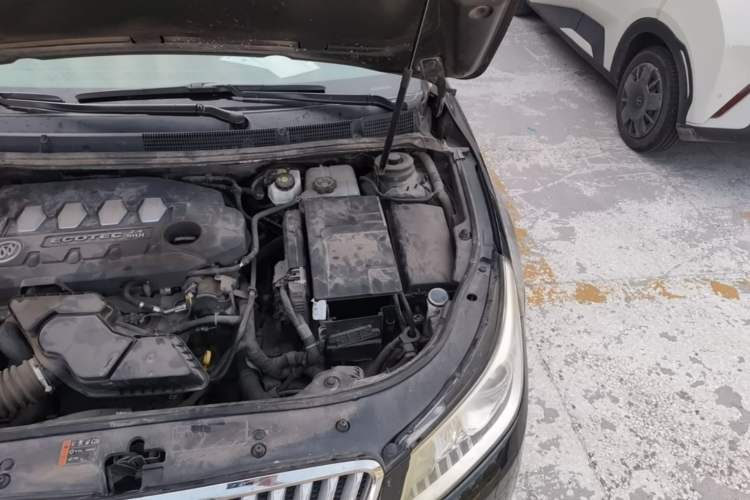 Used Buick LaCrosse 2013 2.4L SIDI Elite Comfort Version Engine Bay Left