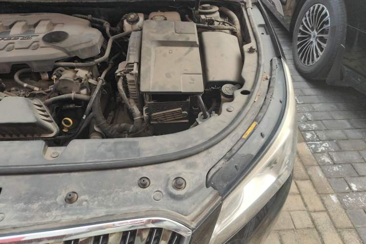 Used Buick LaCrosse 2013 2.4L SIDI Luxury Comfort Edition Engine Bay Left