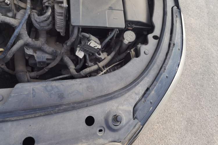 Used Buick LaCrosse 2013 2.4L SIDI Elite Comfort Version Engine Bay Left