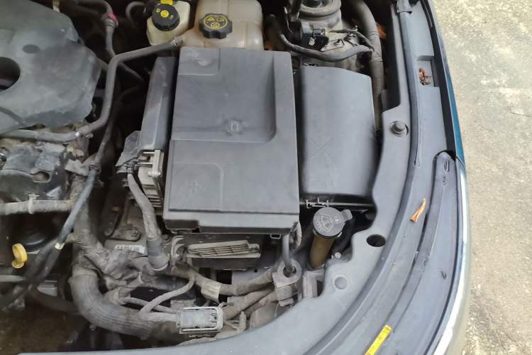 Used Buick LaCrosse 2013 2.4L SIDI Luxury Comfort Edition Engine Bay Left