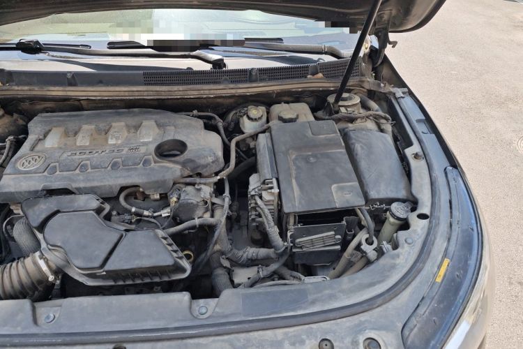 Used Buick LaCrosse 2013 2.4L SIDI Luxury Comfort Edition Engine Bay Left