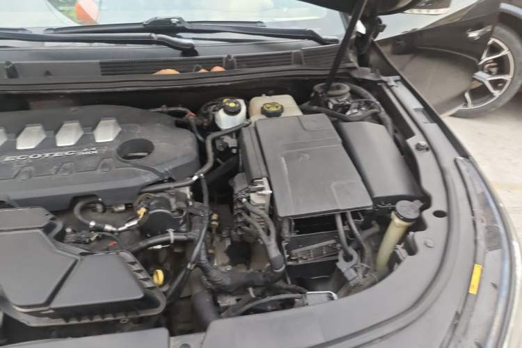Used Buick LaCrosse 2013 2.4L SIDI Luxury Comfort Edition Engine Bay Left