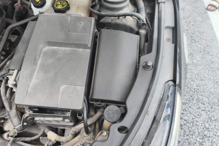 Used Buick LaCrosse 2013 2.4L SIDI Elite Comfort Version Engine Bay Left