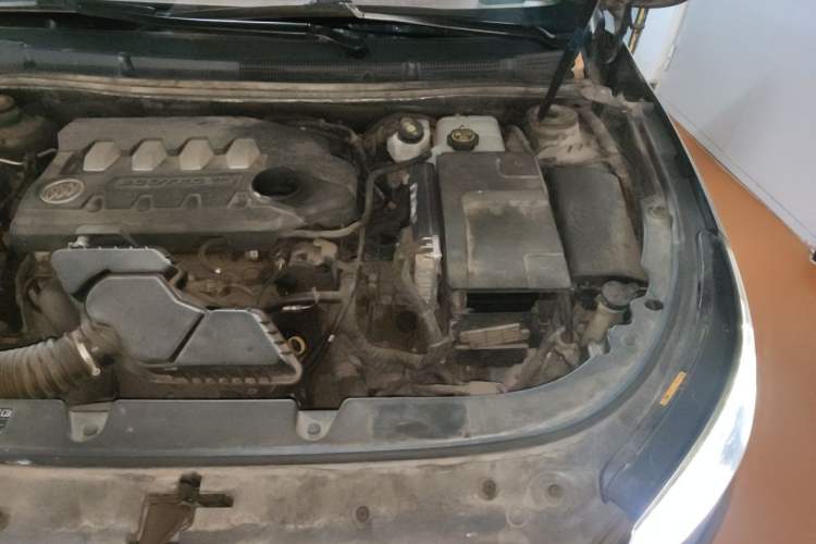 Used Buick LaCrosse 2013 2.4L SIDI Elite Comfort Version Engine Bay Left