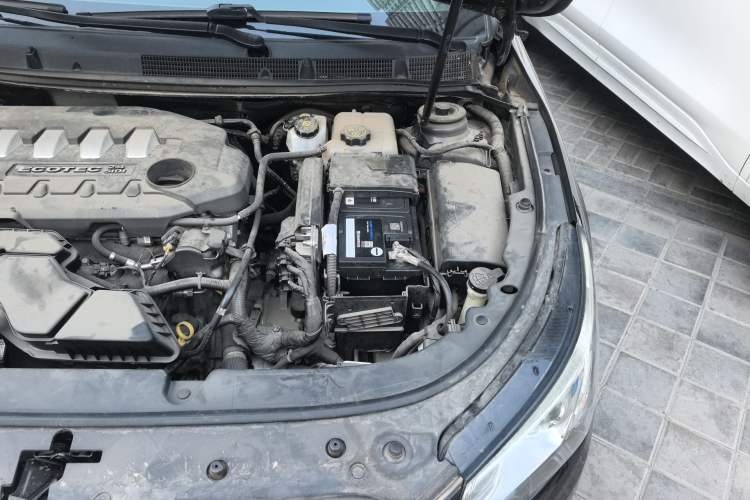 Used Buick LaCrosse 2013 2.4L SIDI Leading Comfort Version Engine Bay Left