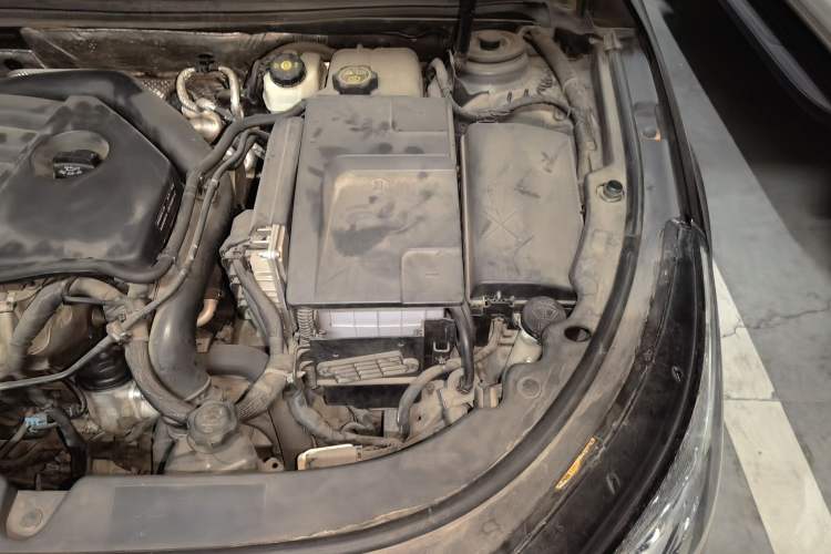 Used Buick LaCrosse 2013 2.0T SIDI Elite Tech Version Engine Bay Left