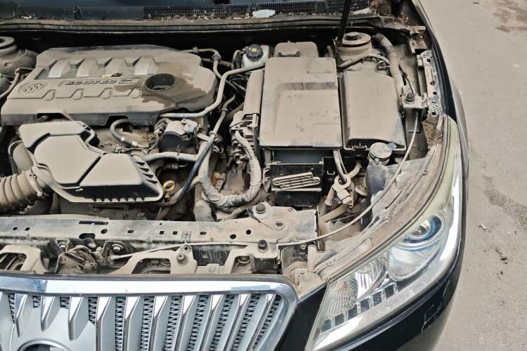 Used Buick LaCrosse 2013 2.4L SIDI Elite Comfort Version Engine Bay Left
