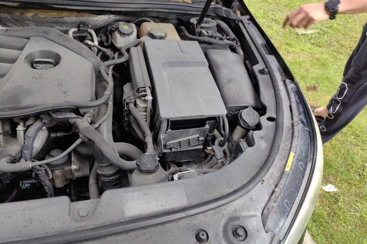 Used Buick LaCrosse 2013 2.0T SIDI Smart Luxury Flagship Edition Engine Bay Left