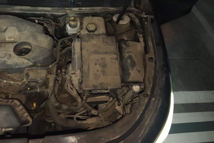 Used Buick LaCrosse 2013 2.4L SIDI Leading Comfort Version Engine Bay Left