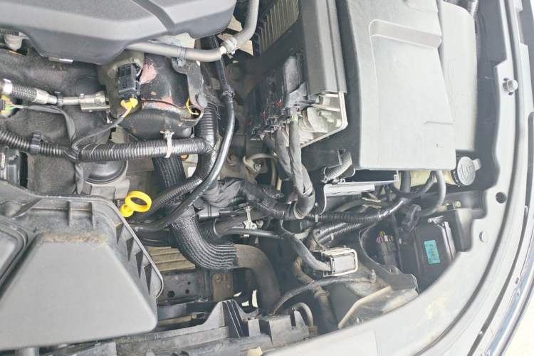 Used Buick LaCrosse 2013 2.4L SIDI Leading Comfort Version Engine Bay Left