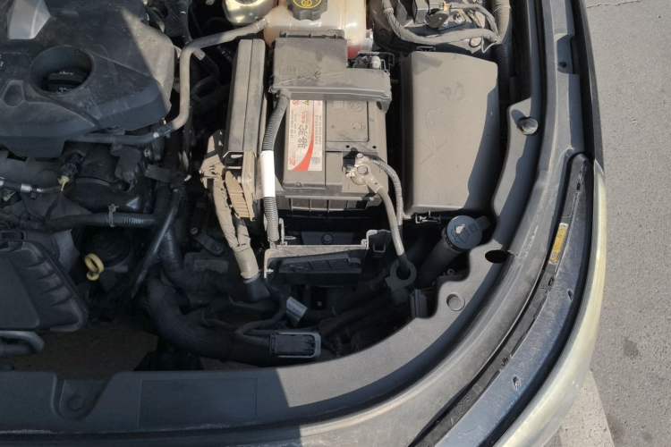 Used Buick LaCrosse 2013 2.4L SIDI Luxury Comfort Edition Engine Bay Left