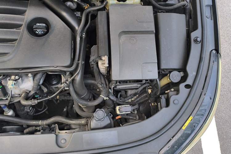 Used Buick LaCrosse 2013 2.0T SIDI Smart Luxury Flagship Edition Engine Bay Left