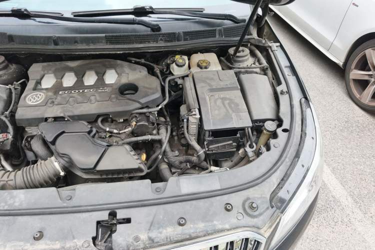 Used Buick LaCrosse 2013 2.4L SIDI Leading Comfort Version Engine Bay Left