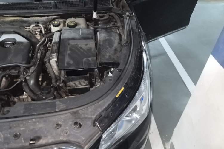 Used Buick LaCrosse 2013 2.0T SIDI Technology Version Engine Bay Left