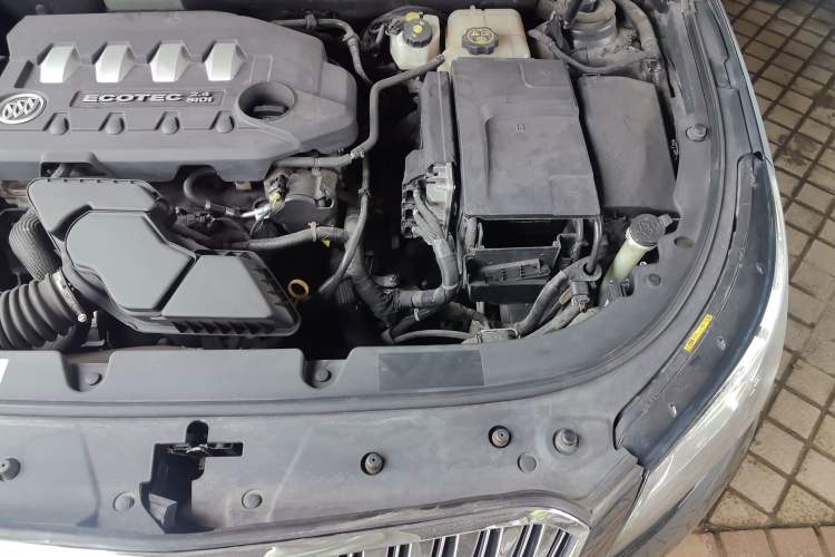 Used Buick LaCrosse 2013 2.4L SIDI Elite Comfort Version Engine Bay Left