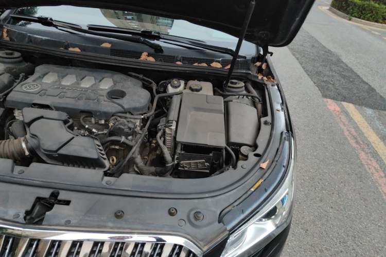 Used Buick LaCrosse 2013 2.4L SIDI Elite Comfort Version Engine Bay Left