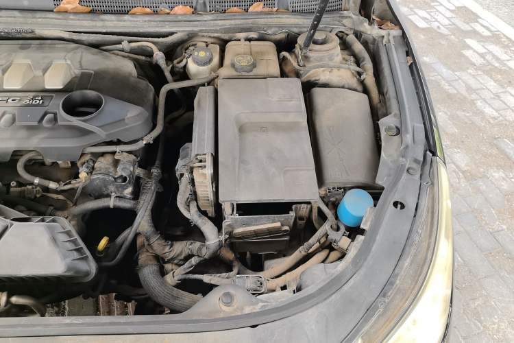 Used Buick LaCrosse 2013 2.4L SIDI Elite Comfort Version Engine Bay Left