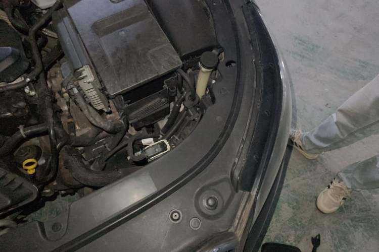 Used Buick LaCrosse 2013 2.4L SIDI Leading Comfort Version Engine Bay Left