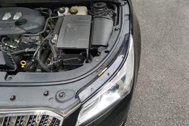 Used Buick LaCrosse 2013 2.4L SIDI Elite Comfort Version Engine Bay Left