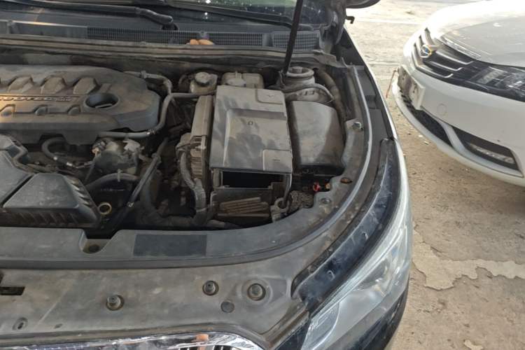 Used Buick LaCrosse 2013 2.4L SIDI Elite Comfort Version Engine Bay Left