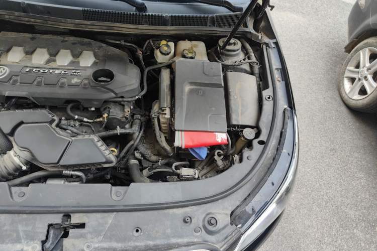 Used Buick LaCrosse 2013 2.4L SIDI Leading Comfort Version Engine Bay Left