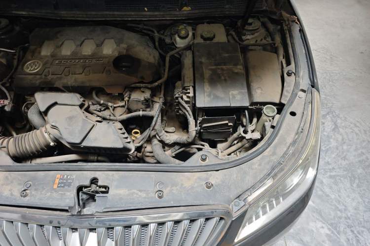 Used Buick LaCrosse 2013 2.4L SIDI Elite Comfort Version Engine Bay Left