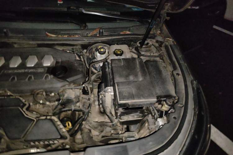 Used Buick LaCrosse 2013 2.4L SIDI Leading Comfort Version Engine Bay Left
