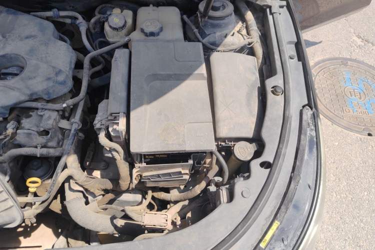 Used Buick LaCrosse 2013 2.4L SIDI Elite Comfort Version Engine Bay Left