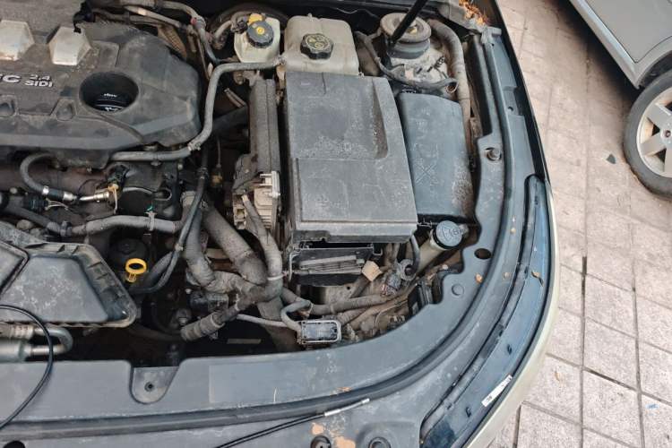 Used Buick LaCrosse 2013 2.4L SIDI Elite Comfort Version Engine Bay Left