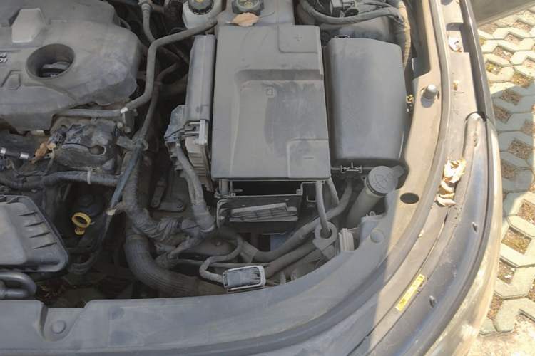 Used Buick LaCrosse 2013 2.4L SIDI Luxury Comfort Edition Engine Bay Left