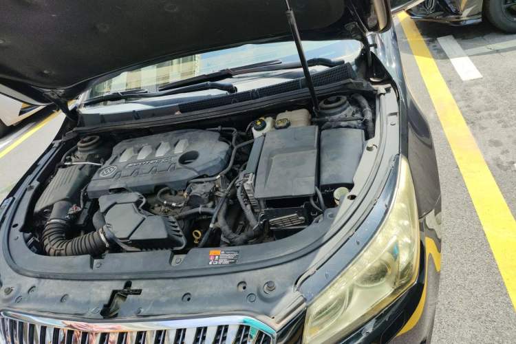 Used Buick LaCrosse 2013 2.4L SIDI Elite Comfort Version Engine Bay Left