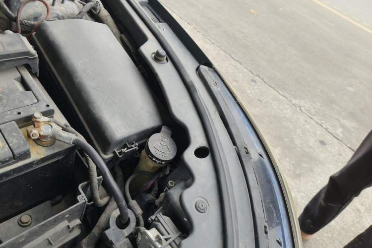 Used Buick LaCrosse 2013 2.4L SIDI Leading Comfort Version Engine Bay Left