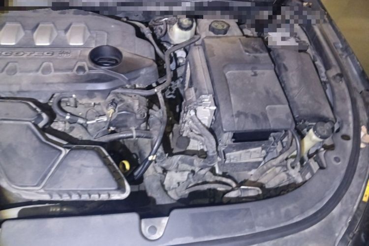 Used Buick LaCrosse 2013 2.4L SIDI Elite Comfort Version Engine Bay Left
