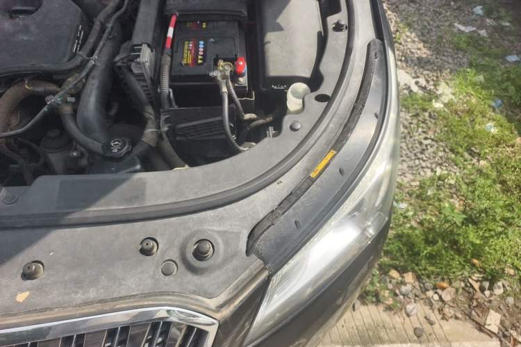 Used Buick LaCrosse 2013 2.0T SIDI Elite Tech Version Engine Bay Left