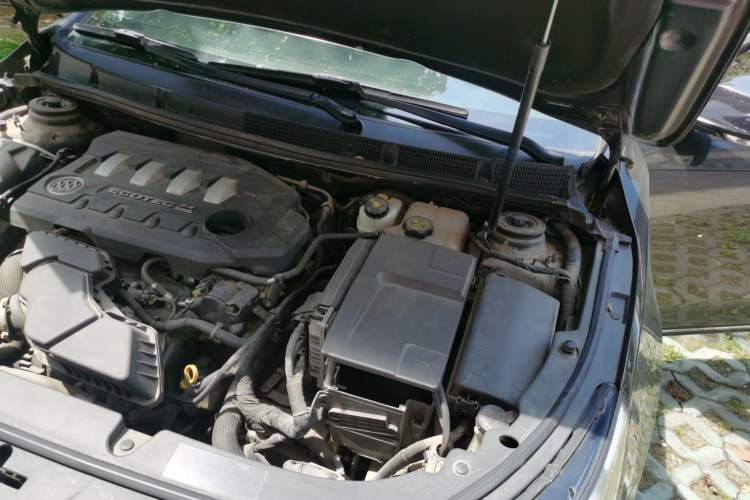 Used Buick LaCrosse 2013 2.4L SIDI Leading Comfort Version Engine Bay Left