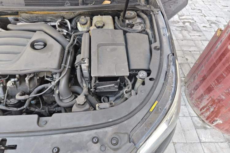 Used Buick LaCrosse 2013 2.0T SIDI Smart Luxury Flagship Edition Engine Bay Left