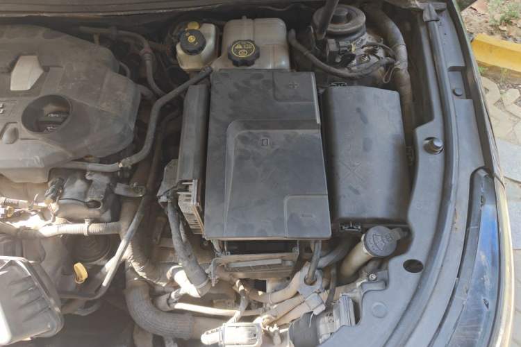 Used Buick LaCrosse 2013 2.4L SIDI Luxury Comfort Edition Engine Bay Left
