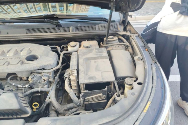 Used Buick LaCrosse 2013 2.4L SIDI Elite Comfort Version Engine Bay Left