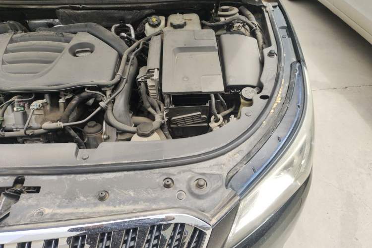 Used Buick LaCrosse 2013 2.0T SIDI Smart Luxury Flagship Edition Engine Bay Left