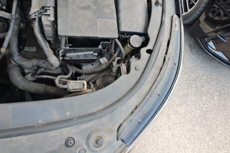 Used Buick LaCrosse 2013 2.4L SIDI Leading Comfort Version Engine Bay Left