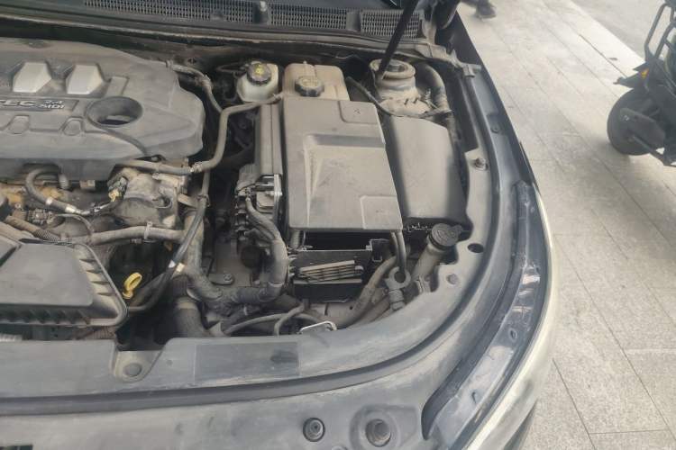 Used Buick LaCrosse 2013 2.4L SIDI Leading Comfort Version Engine Bay Left
