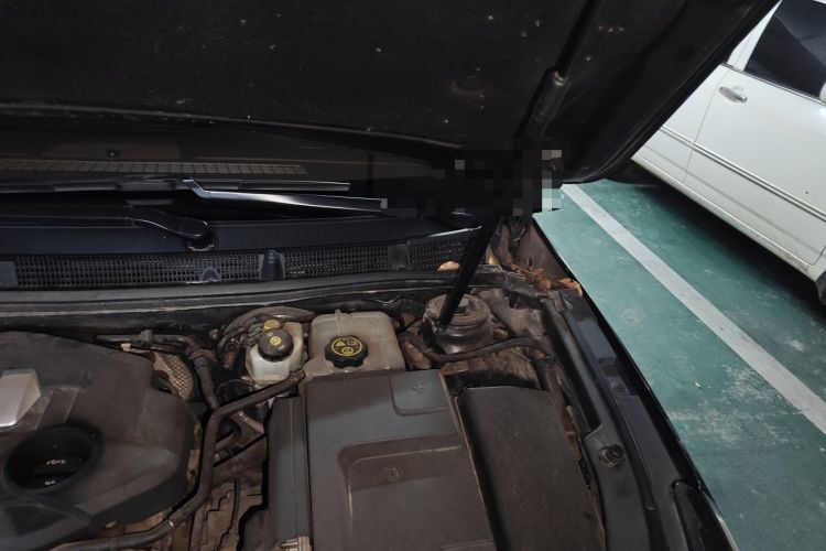 Used Buick LaCrosse 2013 2.4L SIDI Elite Comfort Version Engine Bay Left
