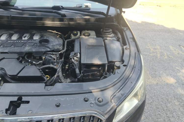 Used Buick LaCrosse 2013 2.4L SIDI Leading Comfort Version Engine Bay Left