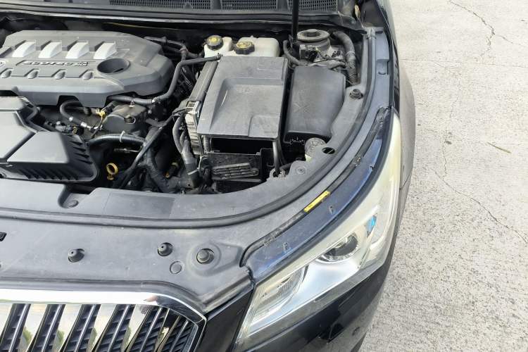 Used Buick LaCrosse 2013 2.4L SIDI Luxury Comfort Edition Engine Bay Left