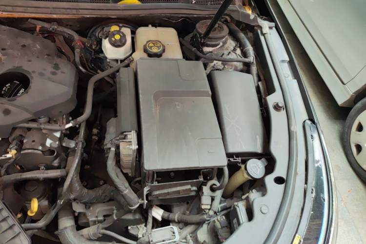 Used Buick LaCrosse 2013 2.4L SIDI Elite Comfort Version Engine Bay Left