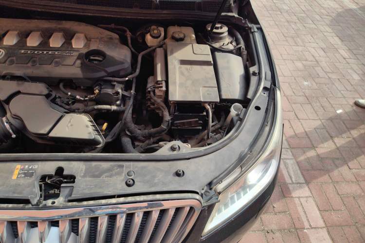 Used Buick LaCrosse 2013 2.4L SIDI Elite Comfort Version Engine Bay Left