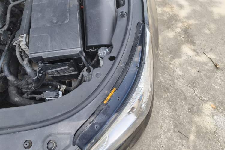 Used Buick LaCrosse 2013 2.4L SIDI Elite Comfort Version Engine Bay Left