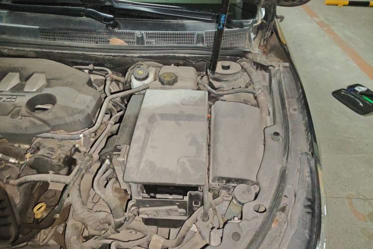Used Buick LaCrosse 2013 2.4L SIDI Elite Comfort Version Engine Bay Left