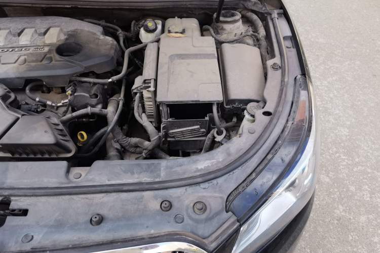 Used Buick LaCrosse 2013 2.4L SIDI Leading Comfort Version Engine Bay Left